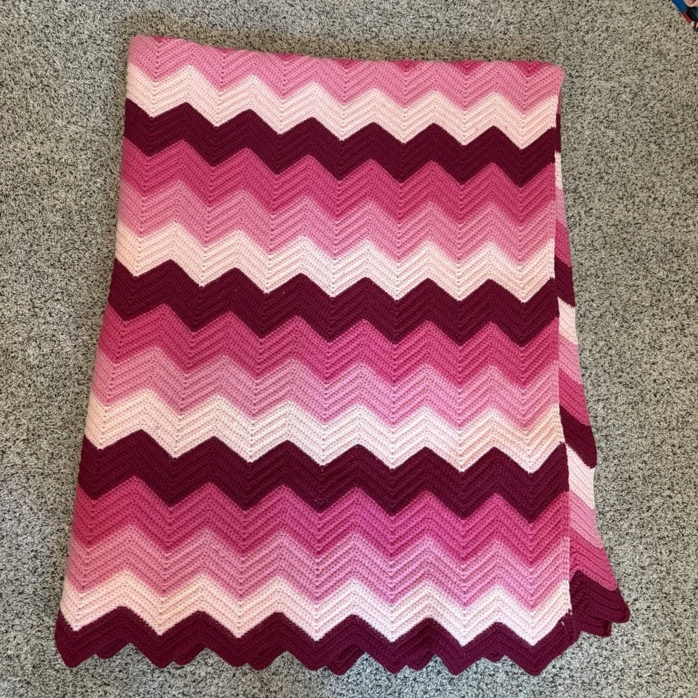 Handmade 70s Crochet Throw Chevron Afghan Cottagecore 60x72 Zigzag Blanket Pinks
